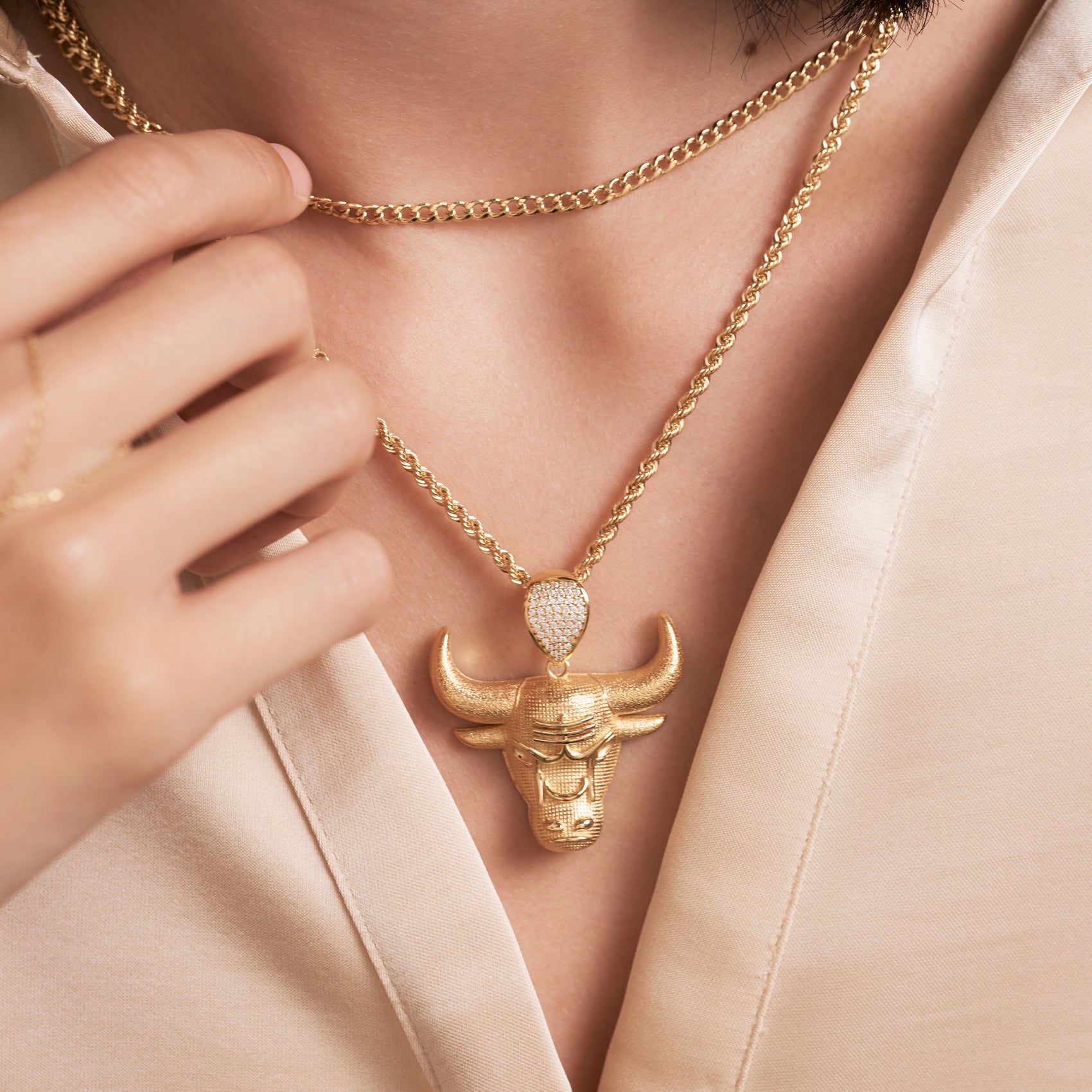 Bull Head Pendant in 18k Gold Vermeil