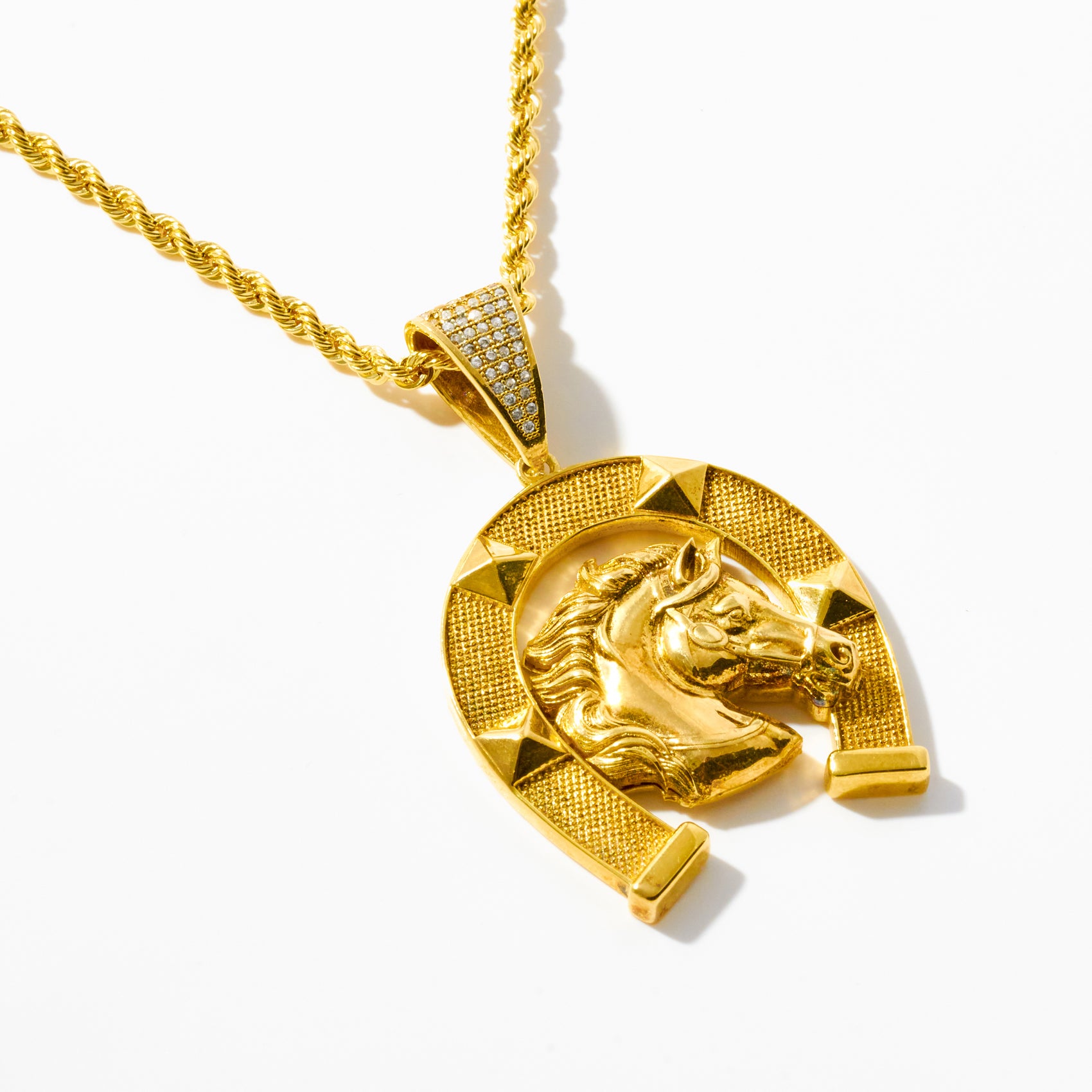 Horseshoe Pendant with Horse Head in 18k Gold Vermeil