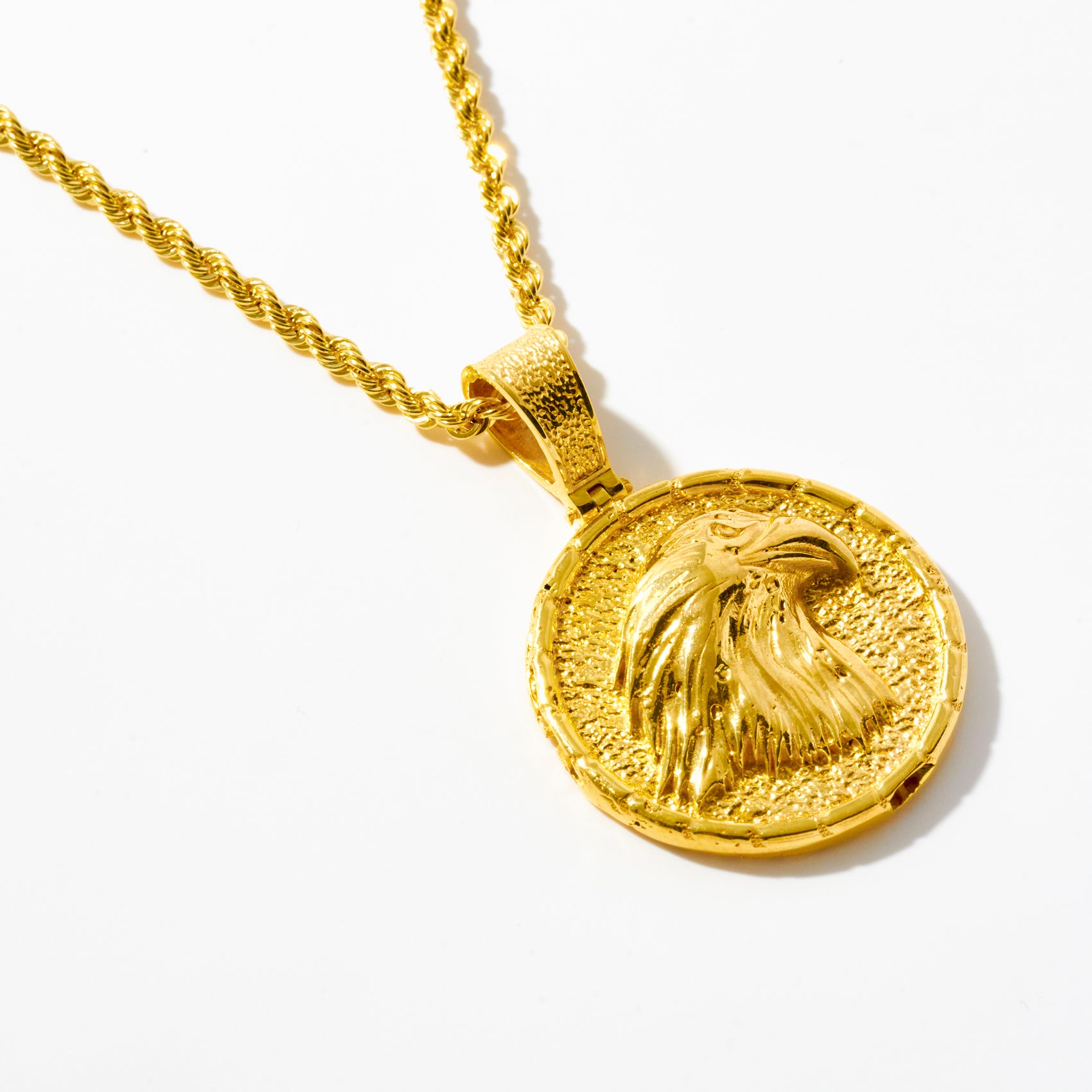 Eagle Medallion Pendant in 18k Gold Vermeil