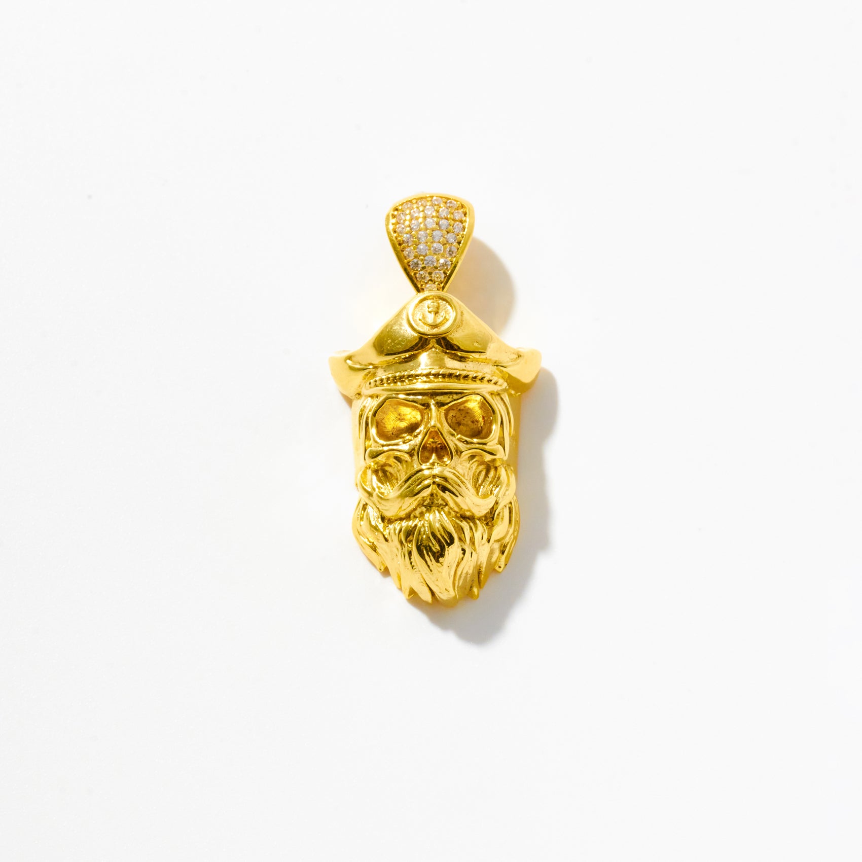 Bearded Captain Skull Pendant with Hat in 18k Gold Vermeil