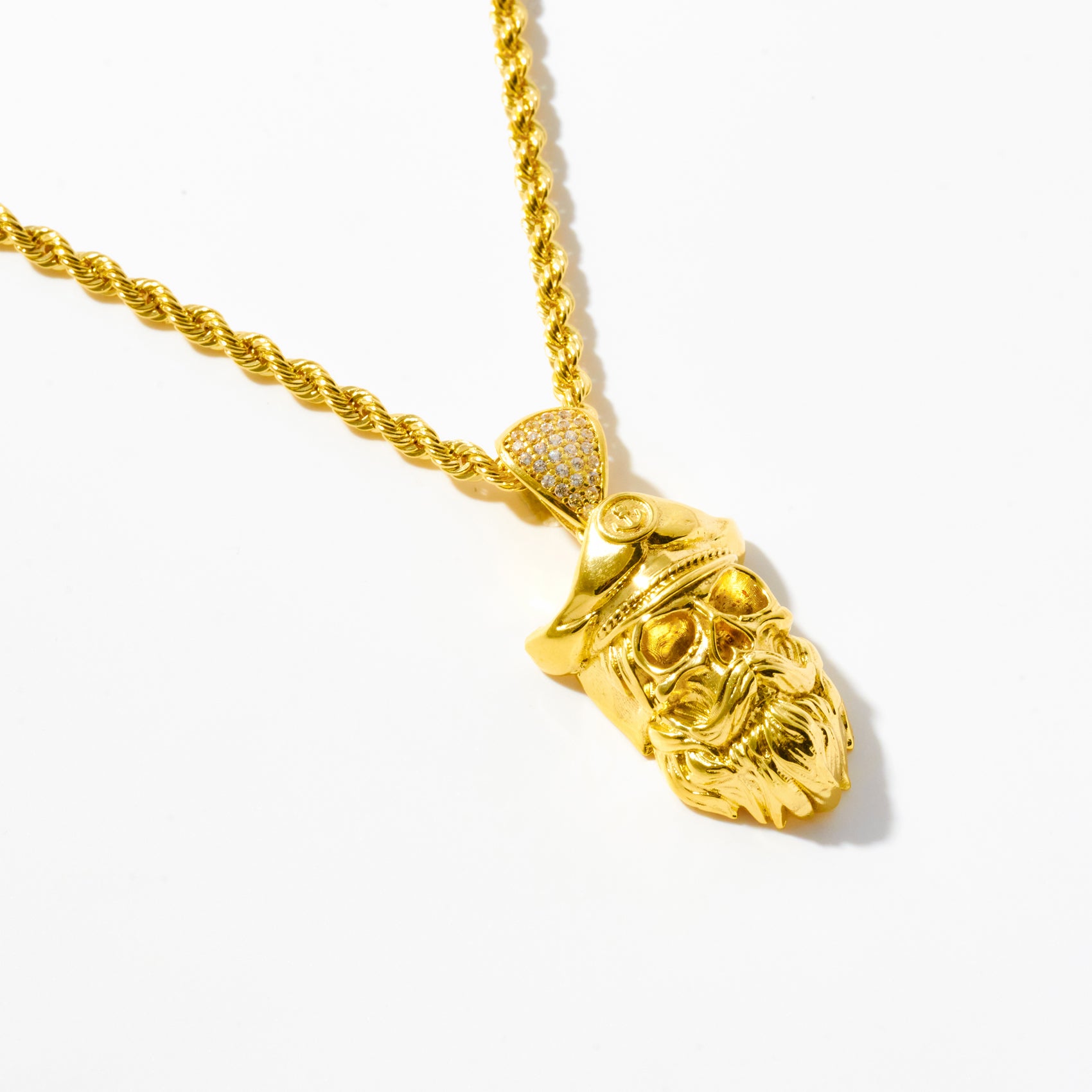 Bearded Captain Skull Pendant with Hat in 18k Gold Vermeil